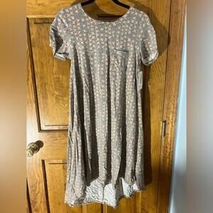 LuLaRoe Carly Dress Swing High Low Pocket X’s Light Brown T Shirt Flowy XS NWT